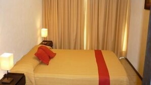 Desk, individually furnished - Bombal Suites (Mendoza)