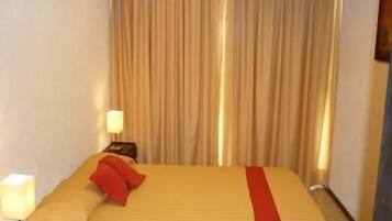 Individuel indretning, skrivebord, gratis internetforbindelse via kabel