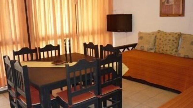 29-inch LCD TV with satellite channels, TV - Bombal Suites (Mendoza)
