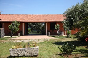 Property entrance - CuccuruAio' B&B (Siamaggiore)