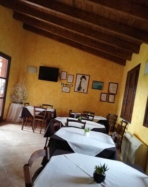 Restaurant - CuccuruAio' B&B (Siamaggiore)