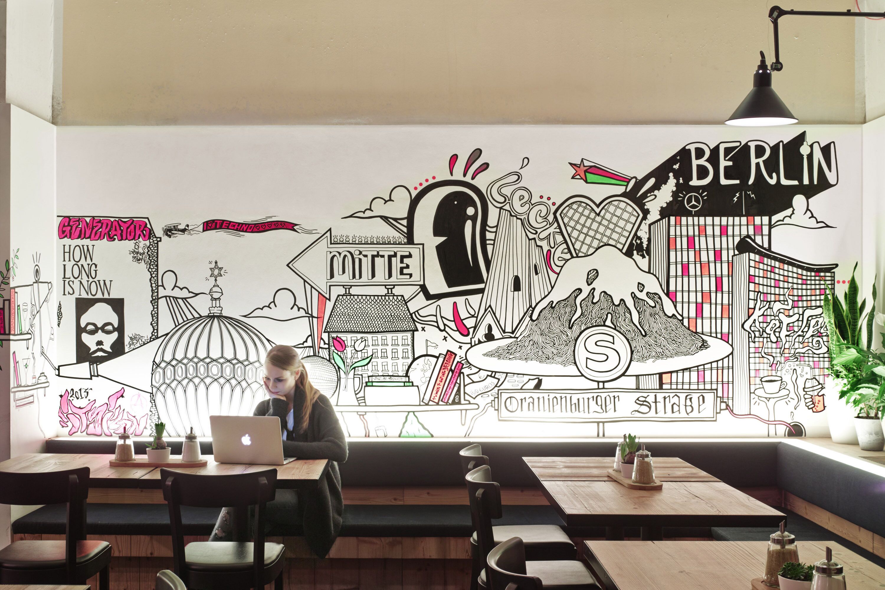 بوفيه فطور في أيام الأسبوع بتكلفة قدرها (9.00 EUR للشخص)