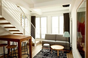 Junior Suite, City View | Oppholdsområde