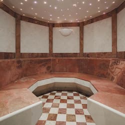 Sauna, tina de hidromasaje y baño turco o hammam