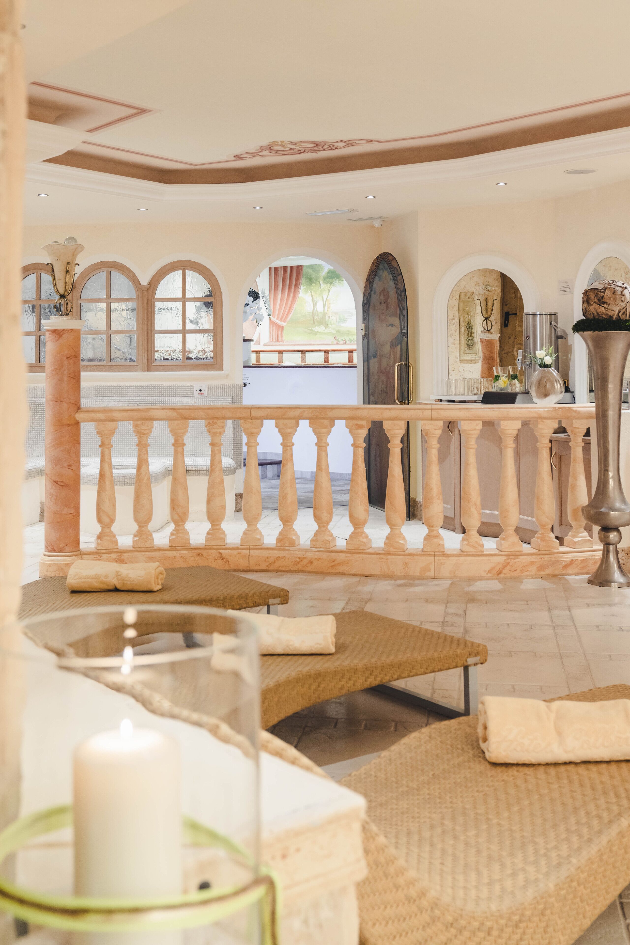 Sauna, hot tub, Turkish bath/hammam, body treatments, mud baths