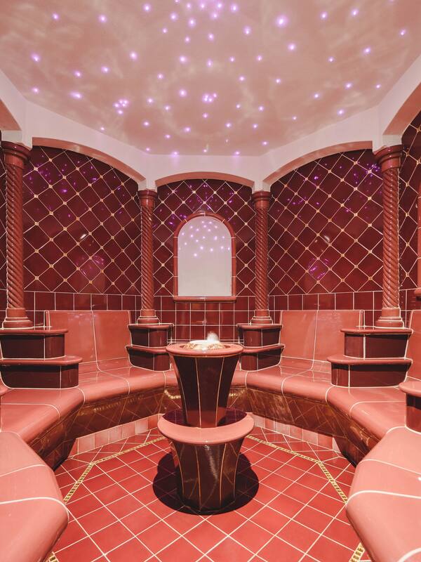 Sauna, tina de hidromasaje y baño turco o hammam