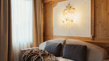 Superior Double Room, 1 Double Bed | Minibar, in-room safe, desk, free WiFi