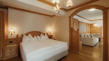 Suite Junior | Minibar, una cassaforte in camera, una scrivania, Wi-Fi gratuito
