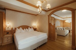 Suite junior | Minibar, caja fuerte, escritorio y wifi gratis
