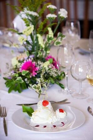 Breakfast, lunch, dinner served; Italian cuisine, garden views 