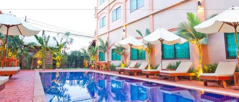 Outdoor pool, pool umbrellas