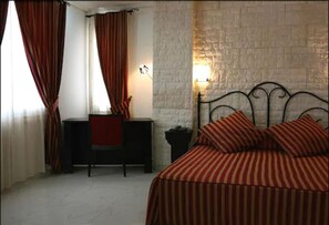 Junior Suite | Minibar, in-room safe, individually furnished, free WiFi - Oran Center (Oran)