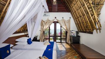 Deluxe Villa, Beachfront | Down duvets, minibar, in-room safe, desk