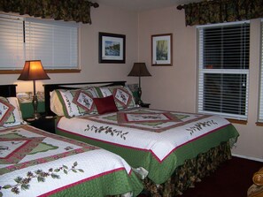 Suite, 2 Queen Beds, Ensuite, River View | In-room safe, individually decorated, individually furnished - Daybreak Haven Bed & Breakfast (Scottsburg)
