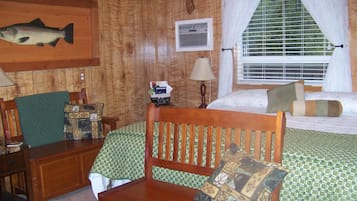 Single Room, 1 Queen Bed, Private Bathroom | In-room safe, individually decorated, individually furnished