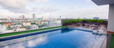 Outdoor pool, sun loungers