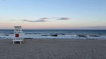 Beach nearby, sun-loungers, beach umbrellas, beach towels
