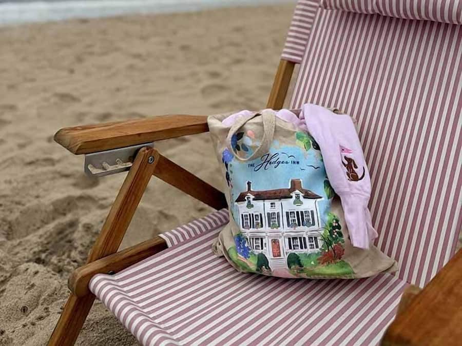 Beach nearby, sun loungers, beach umbrellas, beach towels