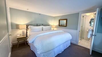 Suite, 1 King Bed | Egyptian cotton sheets, premium bedding, in-room safe