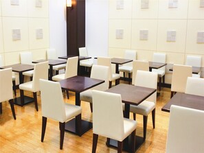 Frokostbuffé hver dag (JPY 1650 per person)