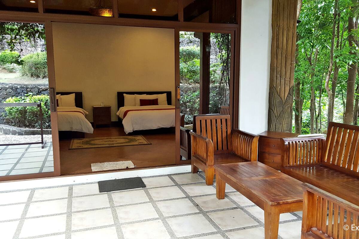 In-room safe, desk, rollaway beds, bed sheets