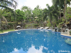 4 piscinas al aire libre