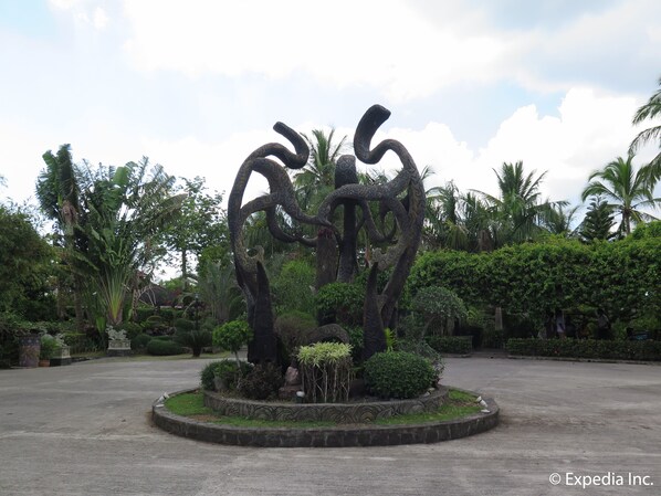 Unclassified image, 1 of 67, button - Cintai Coritos Garden (Balete)