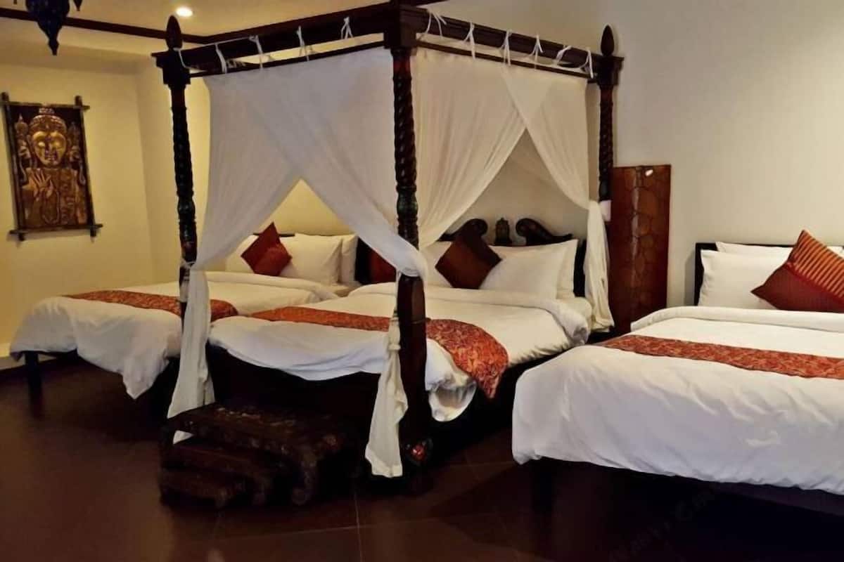 In-room safe, desk, rollaway beds, bed sheets