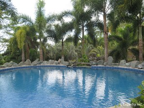 4 piscines extérieures