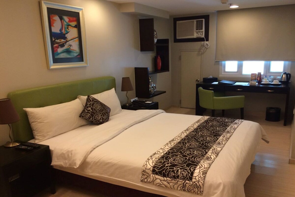 Premium bedding, in-room safe, desk, iron/ironing board (on request)