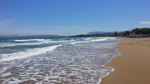 On the beach, sun-loungers, beach umbrellas, beach bar - Minerva Beach (Chania)