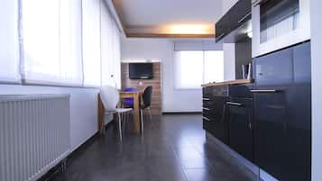 Deluxe-Apartment | 1 Schlafzimmer, Allergikerbettwaren, individuell dekoriert, Schreibtisch