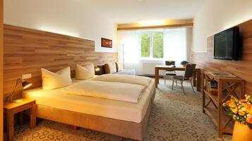 Business Apartment | 1 bedroom, hypo-allergenic bedding, individually decorated, desk