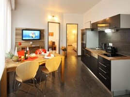 Comfort-Apartment | Eigene Küche | Kühlschrank, Herdplatte, Wasserkocher mit Kaffee-/Teezubehör