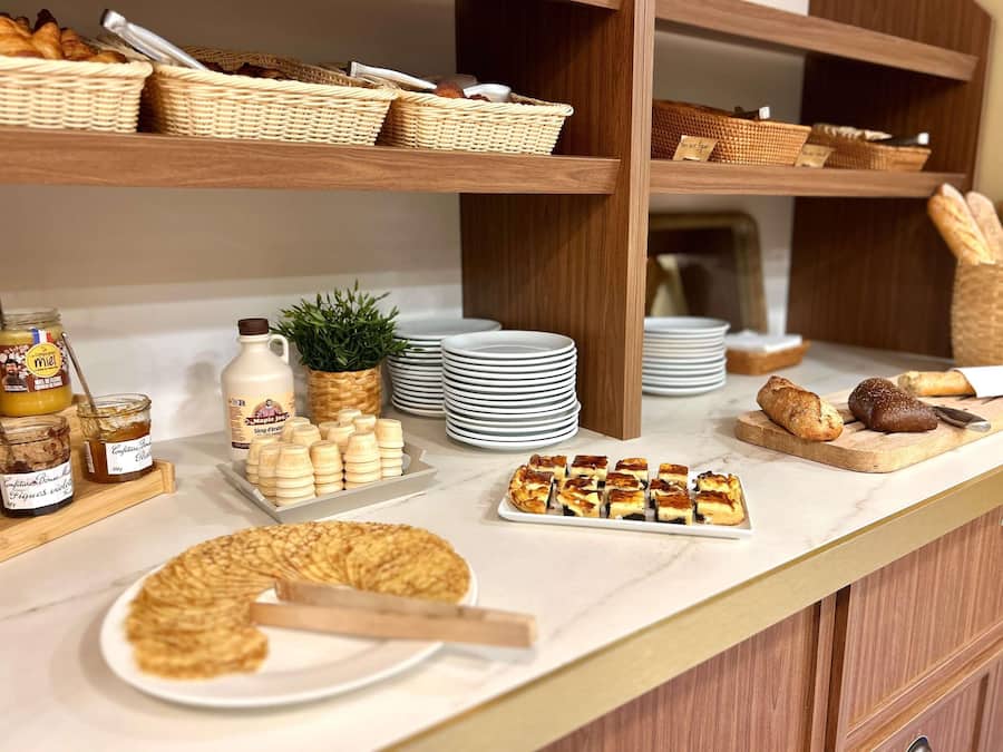 Free daily buffet breakfast