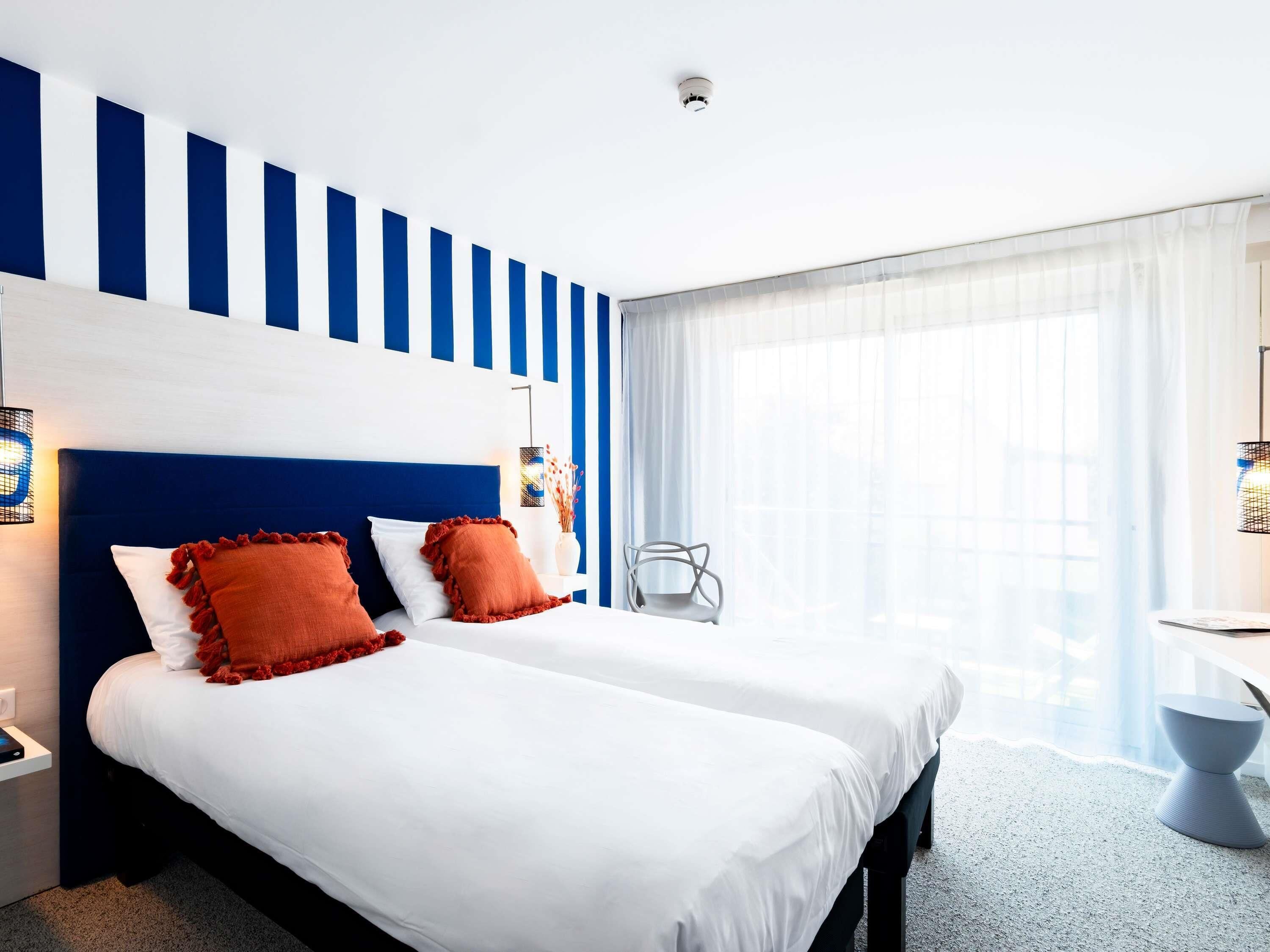 standard room, 2 single beds | premium bedding, desk, soundproofing, free wifi