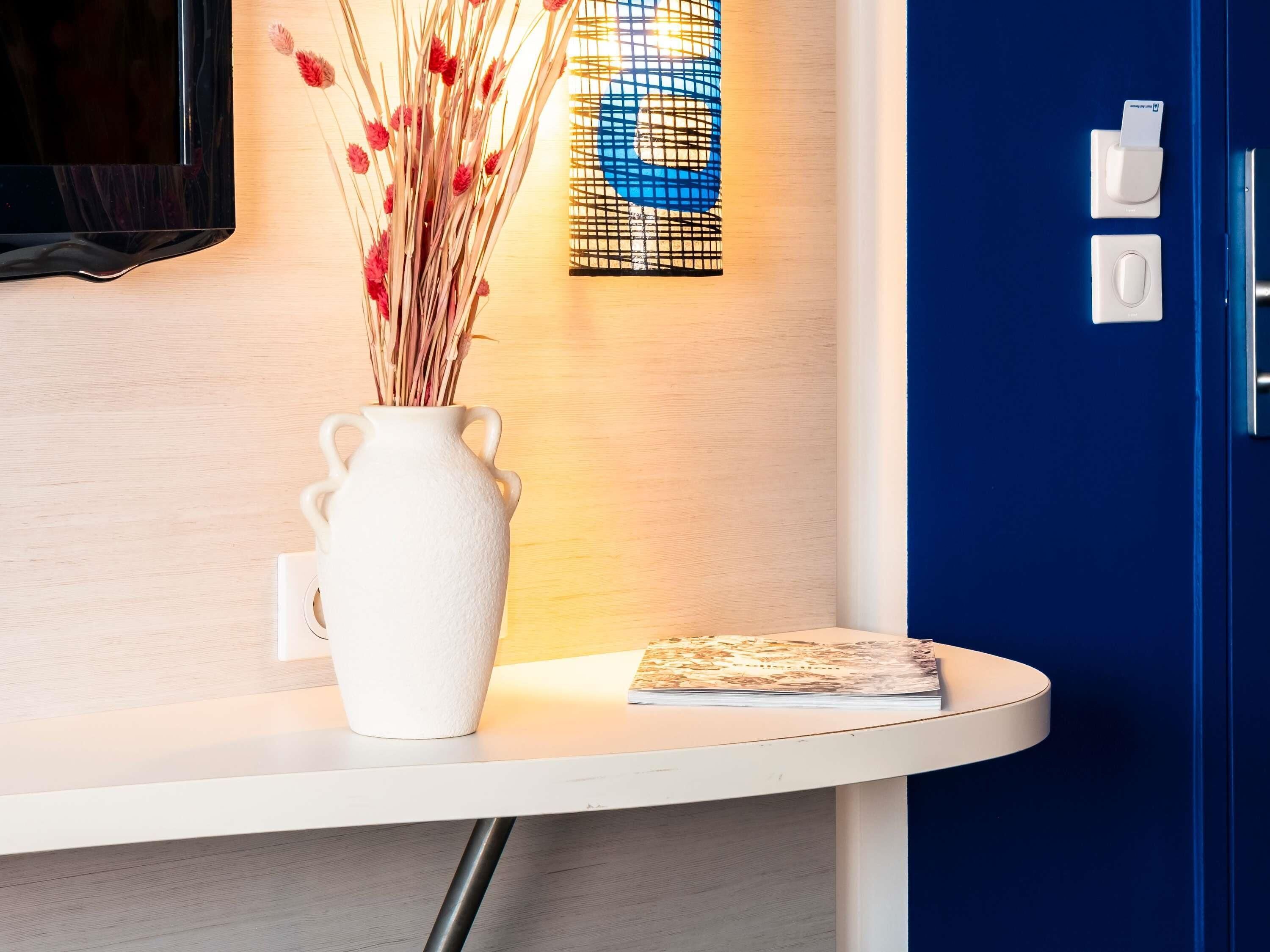 standard room, 2 single beds | premium bedding, desk, soundproofing, free wifi