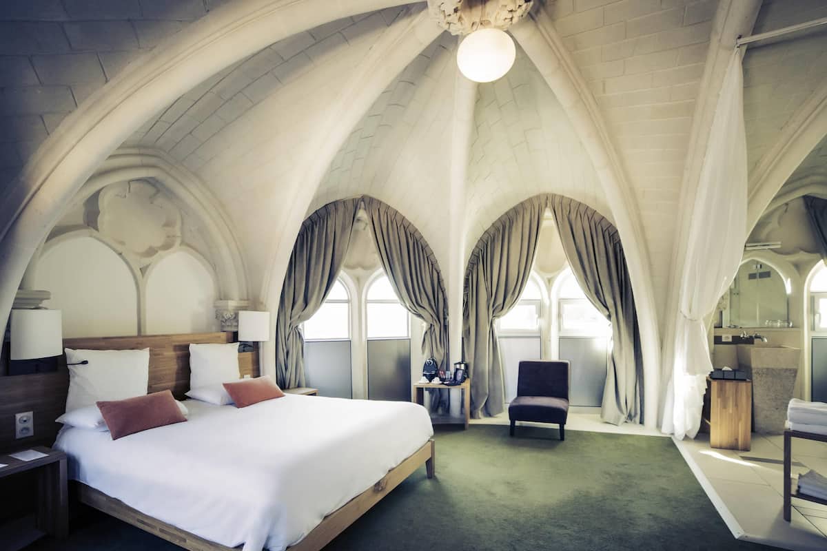 premium bedding, minibar, in-room safe, individually decorated