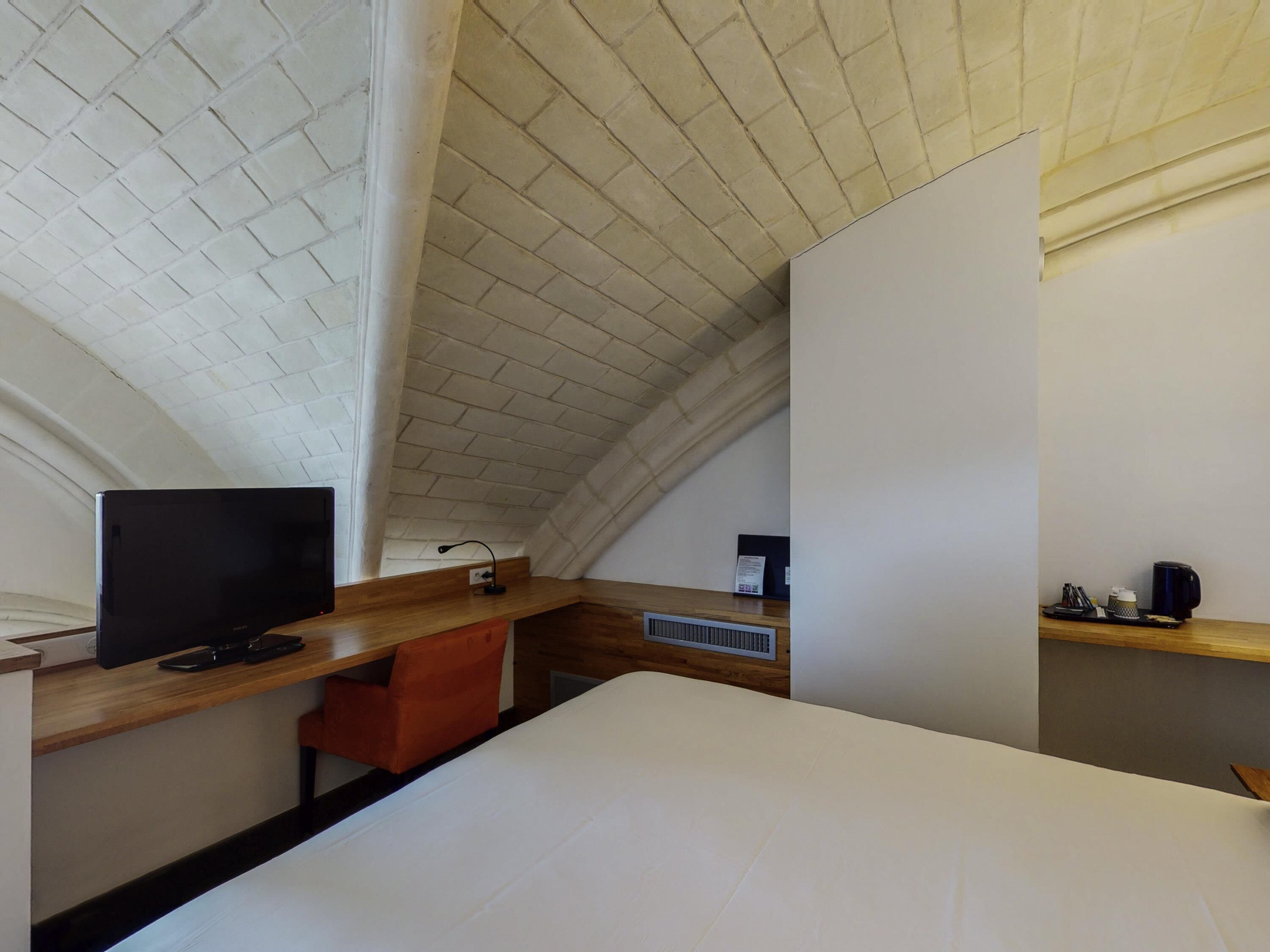 Superior Room, 1 Double Bed | Premium bedding, minibar, in-room safe, individually decorated