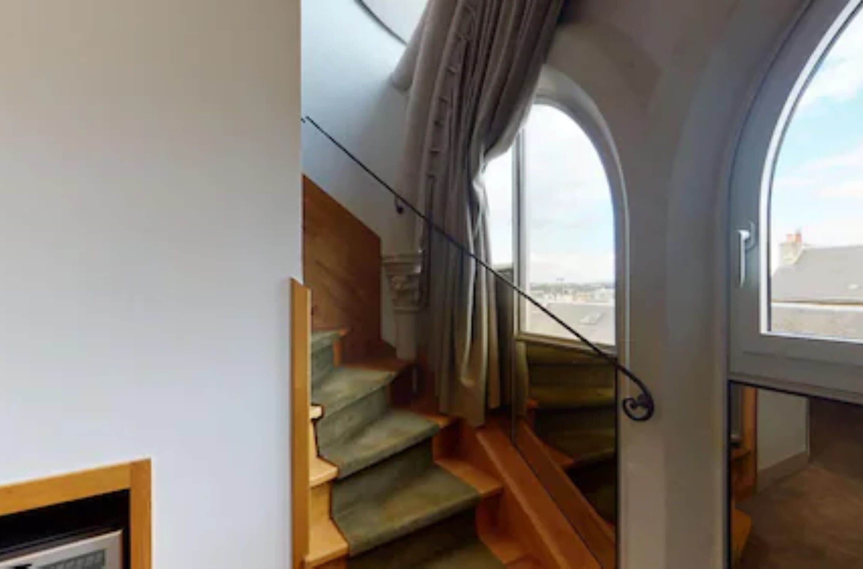 superior room, 1 double bed | premium bedding, minibar, in-room safe, individually decorated