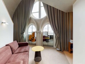 Privilege, Habitación, 1 cama matrimonial | Ropa de cama de alta calidad y minibar 