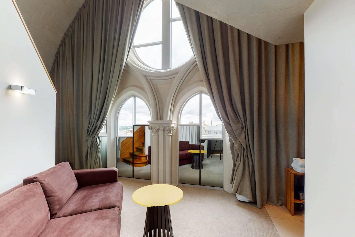 Privilege, Room, 1 Double Bed | Premium bedding, minibar, in-room safe, individually decorated
