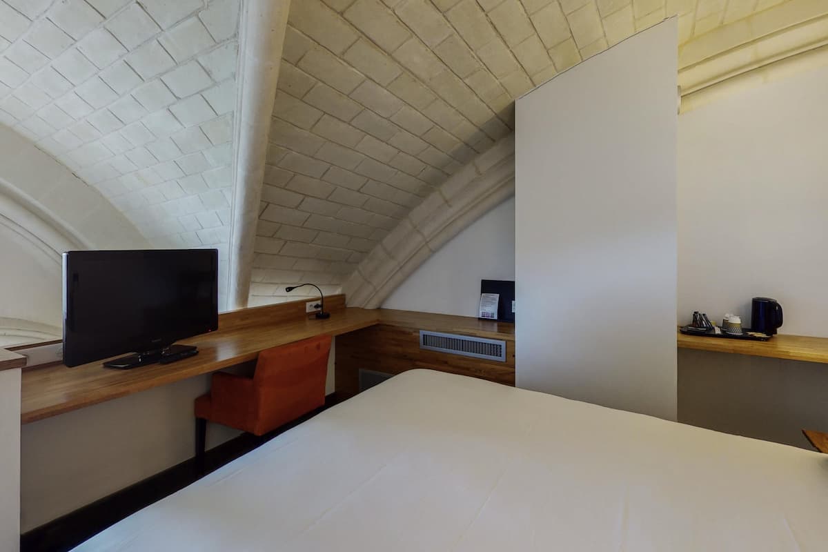 Superior Room, 1 Double Bed | Premium bedding, minibar, in-room safe, individually decorated