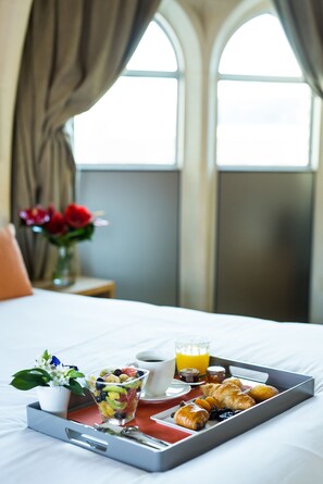 Room service – dining