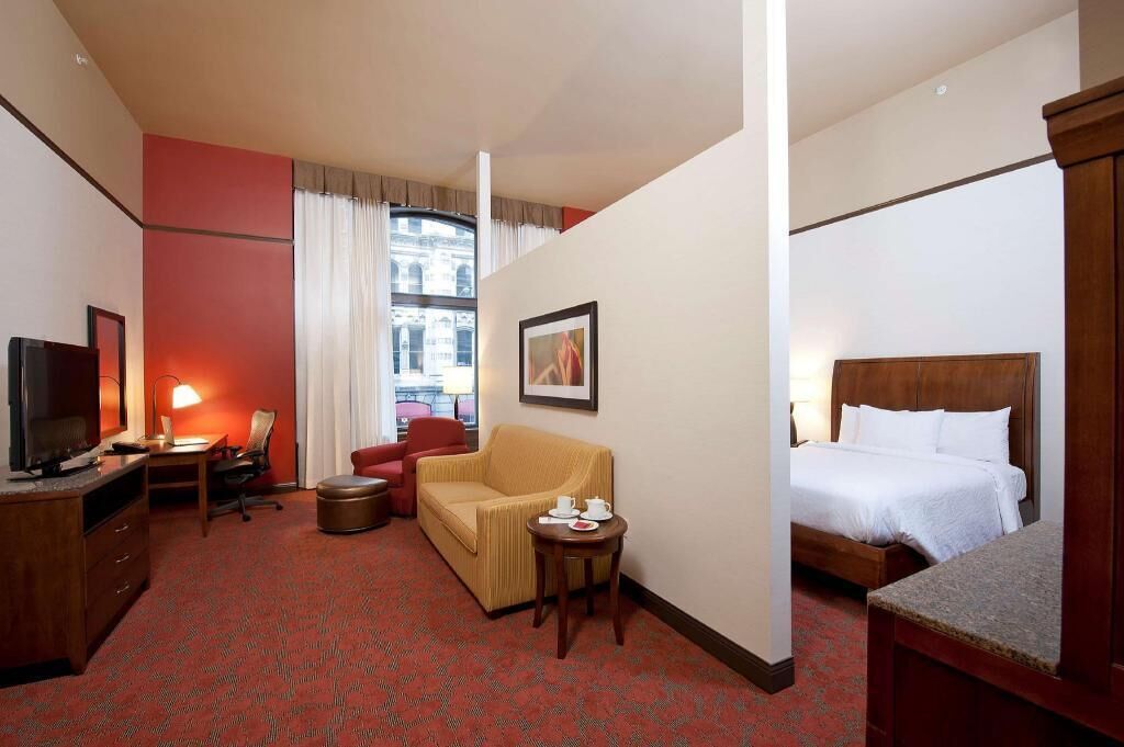 Premium bedding, in-room safe, desk, iron/ironing board
