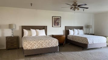 Comfort Room, 2 Queen Beds, Balcony, Mountain View