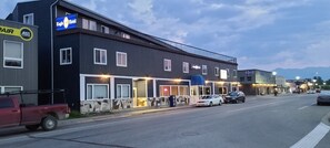 Exterior - Eagle Hotel (Palmer)