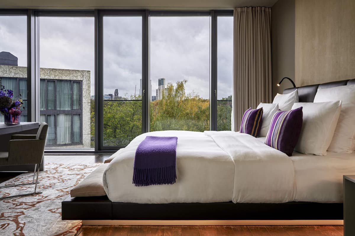 1 bedroom, premium bedding, minibar, in-room safe