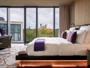 Hypo-allergenic bedding, minibar, in-room safe, individually decorated