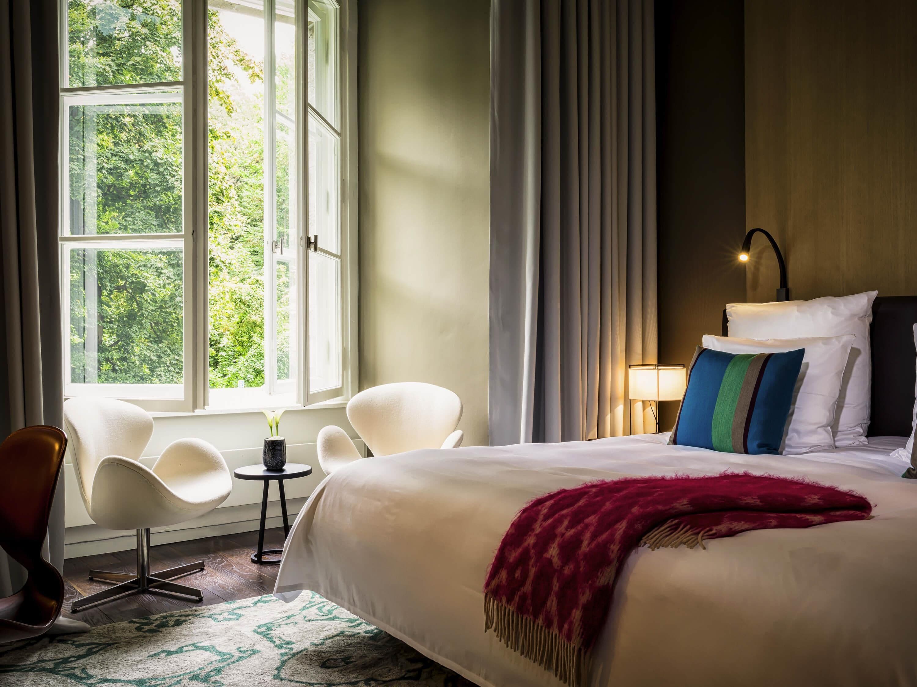 Room, 1 King Bed (SO Stue) | Premium bedding, minibar, in-room safe, individually decorated